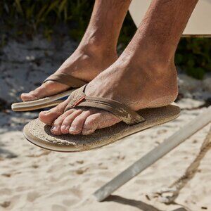 NWT Hari Mari Dunes Flip Flops - Size 11